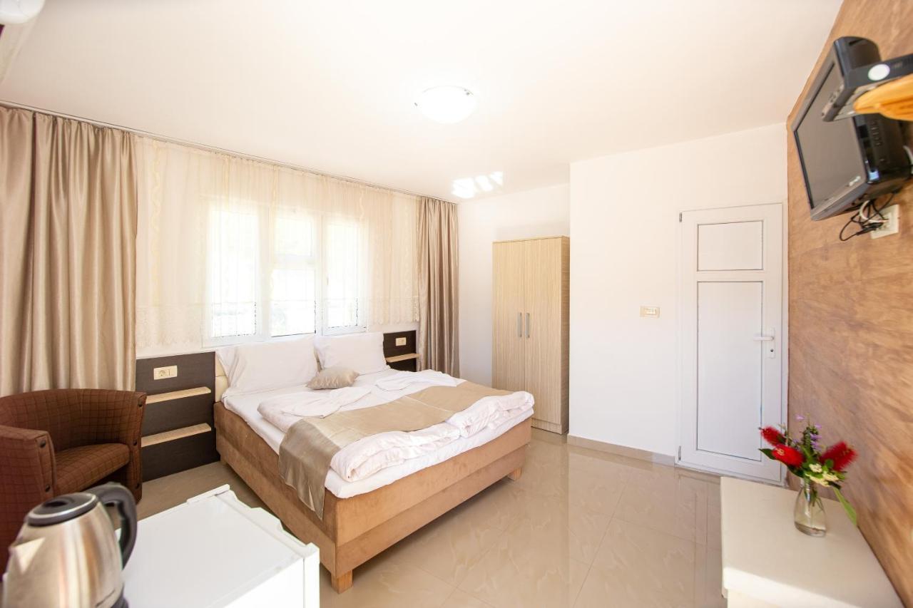 Saki Guest house