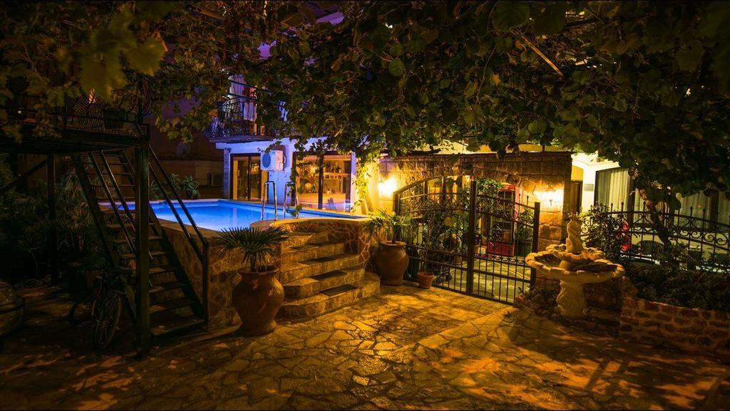 Saki 3* Budva